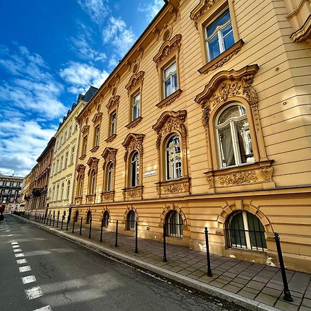 Harmony Aparthotel Cracovia Esterno foto